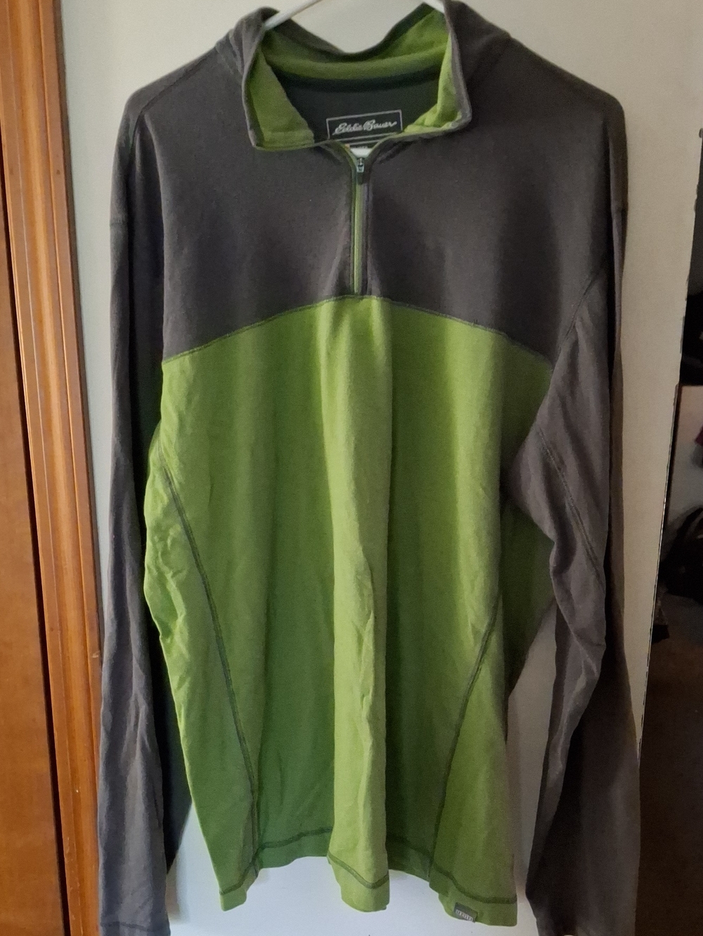 Eddie Bauer Two-Tone Green and Charcoal Half-Zip Lightweight Pullover